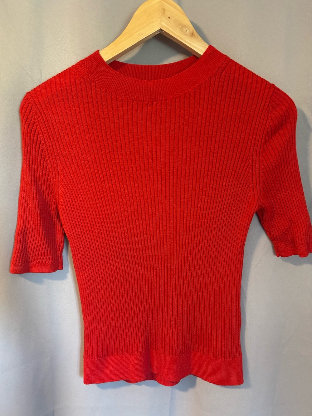 Uniqlo 100% Wool Red Short Sleeved Ribbed Sweater size Medium